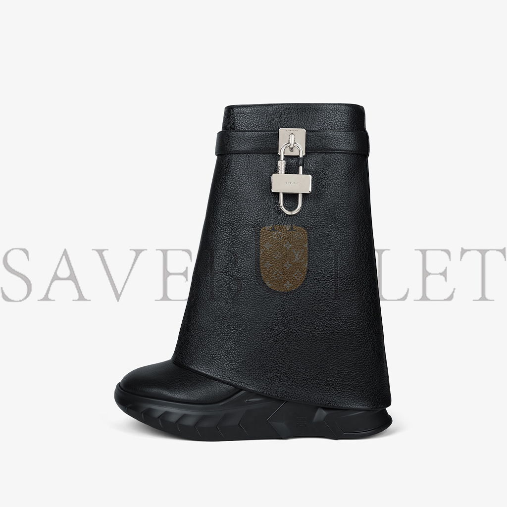 GIVENCHY SHARK LOCK BIKER ANKLE BOOTS IN GRAINED LEATHER BE604AE1XN-001